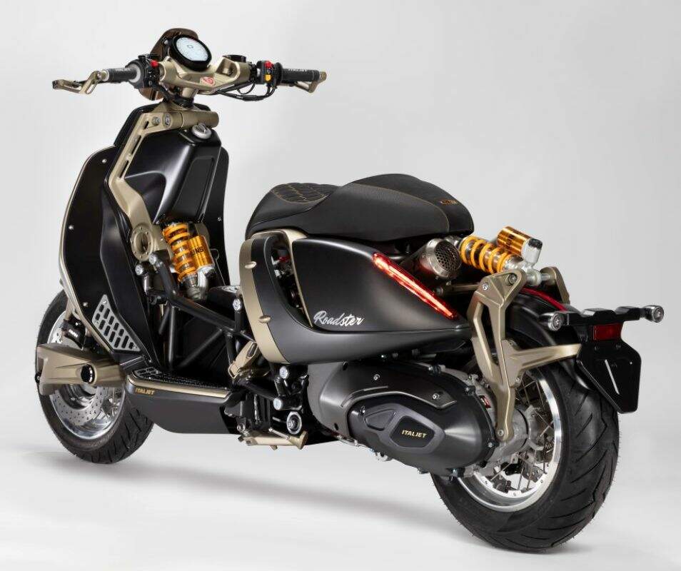 imagem traseira do Italjet: Roadster 400 Founders Edition