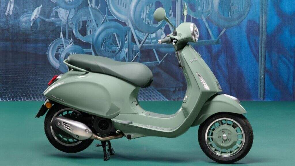 imagem Vespa 80th para celebrar seu 80º aniversário