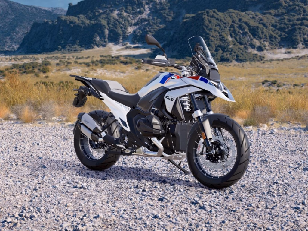 BMW R 1300 GS ganha ponteira Akrapovic de série, novas cores e versões no Brasil
