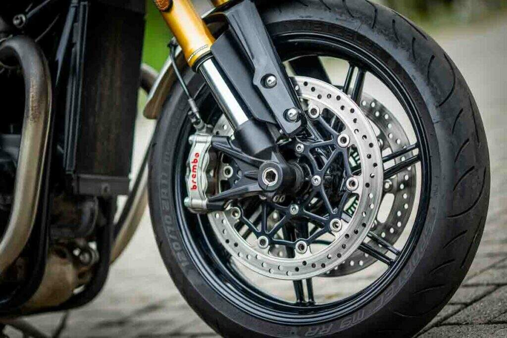 imagem do freio brembo stylema da speed twin 1200 rs