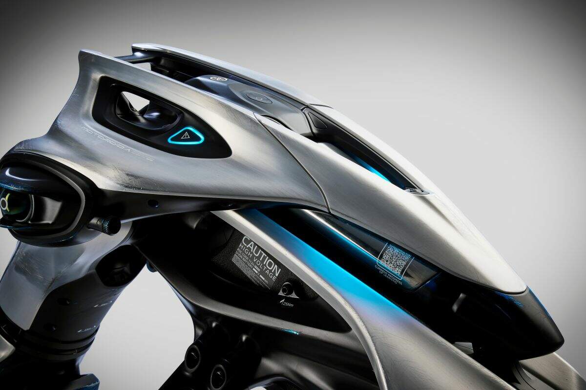 MOTOROiD–#923-4