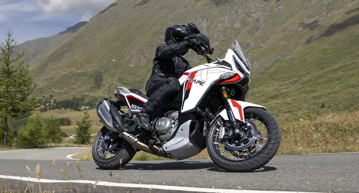 Moto-Morini-X-Cape-1200