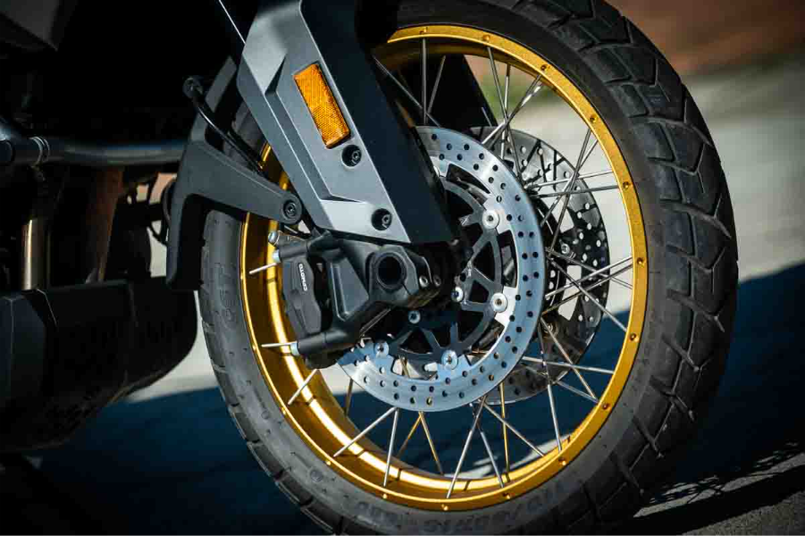 imagem da roda dianteira da cfmoto ibex 700
