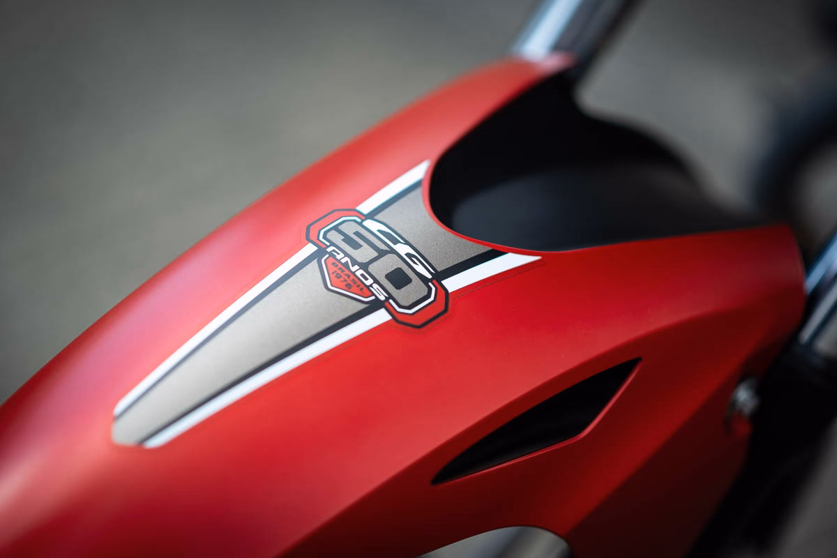 imagem detalhe da honda cg 160 titan 50 anos