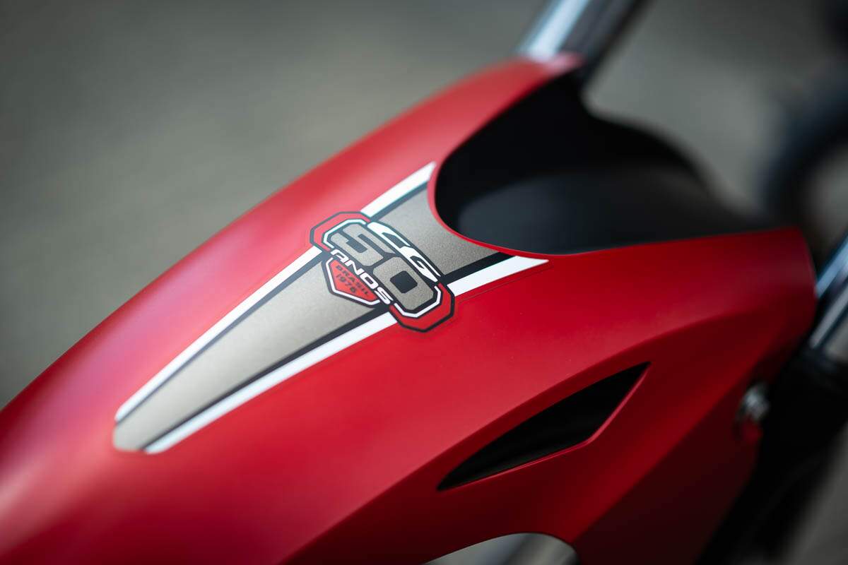 imagem detalhe da honda cg 160 titan 50 anos