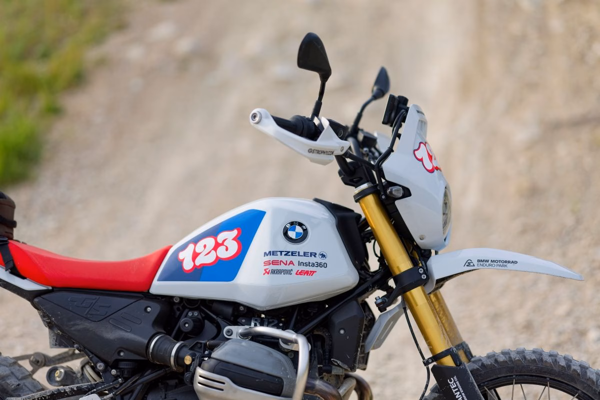 P90647877_lowRes_bmw-r-12-g-s-gs-trop
