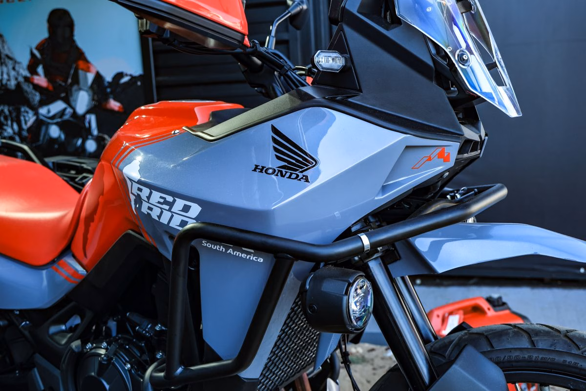 imagem-carenagem-honda-transalp-red-riders-motociclismoonline