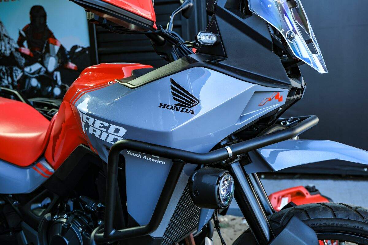 imagem-carenagem-honda-transalp-red-riders-motociclismoonline