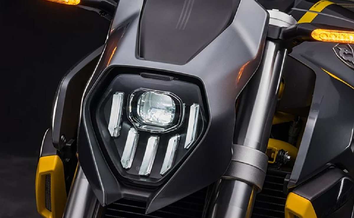 imagem-farol-moto-naked-cyclone-ra-1000-motociclismoonline