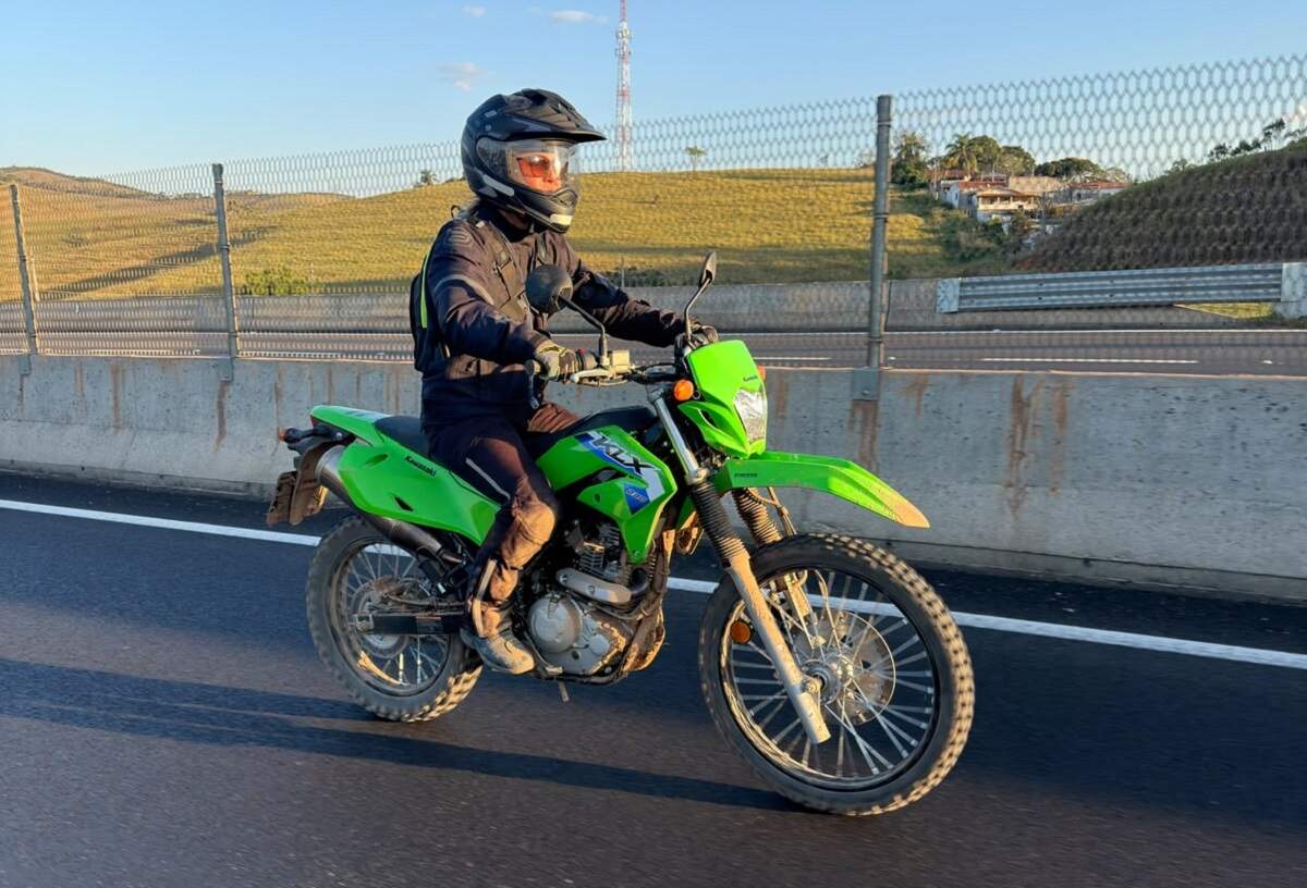 KLX230 no asfalto