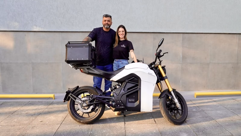 Moto elétrica Auper 600 CE 