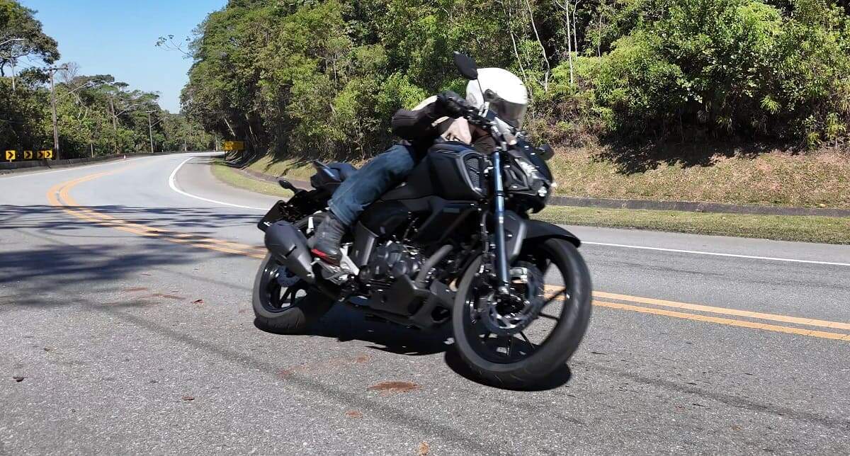 FZ15