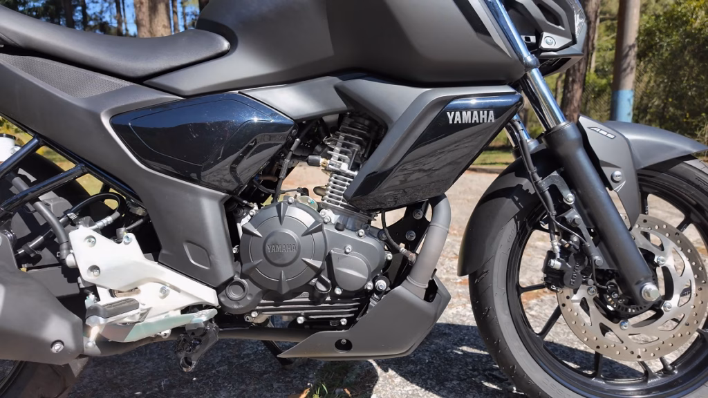 Motor Yamaha FZ15