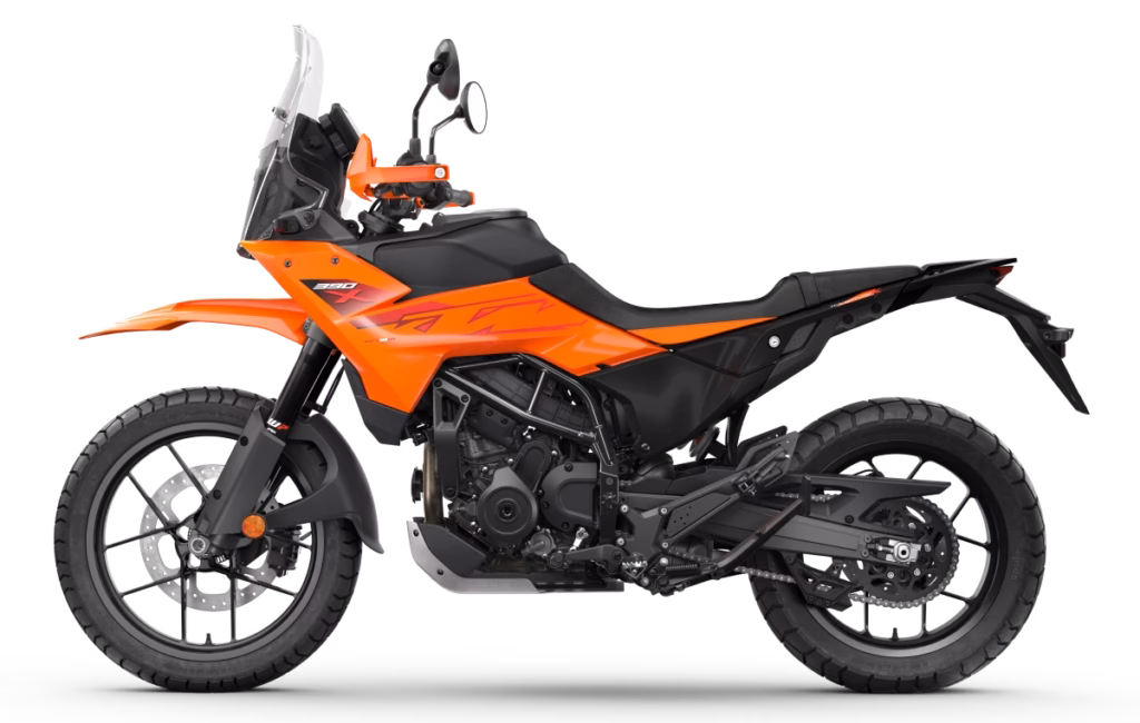 Visão da lateral esquerda da KTM 390 Adventure X