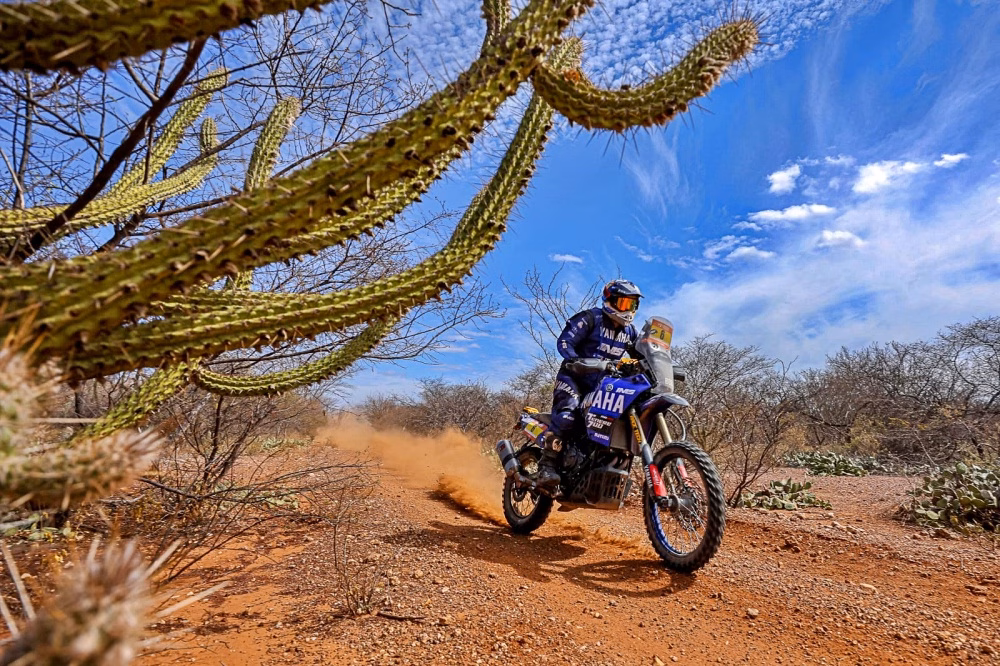 Ricardo Martins com uma Yamaha Ténéré 700 no Sertões 2025