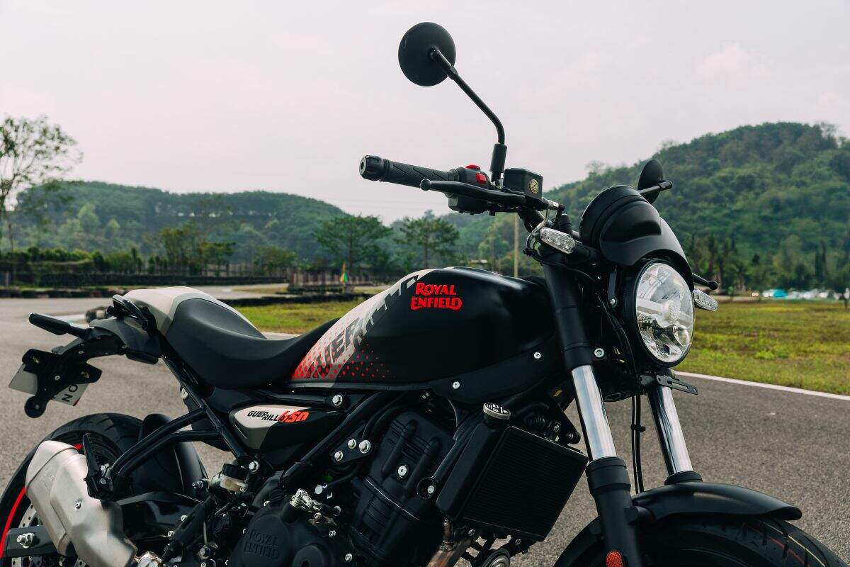 Royal-Enfield-Guerrilla-450-Apex (1)