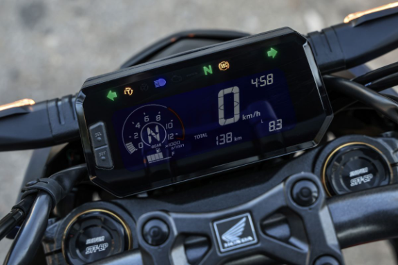 imagem painel Optical Bonding da nova honda cb300f twister 2027
