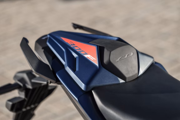 imagem da rabeta monoposto exclusiva da cb300f twister S 2027