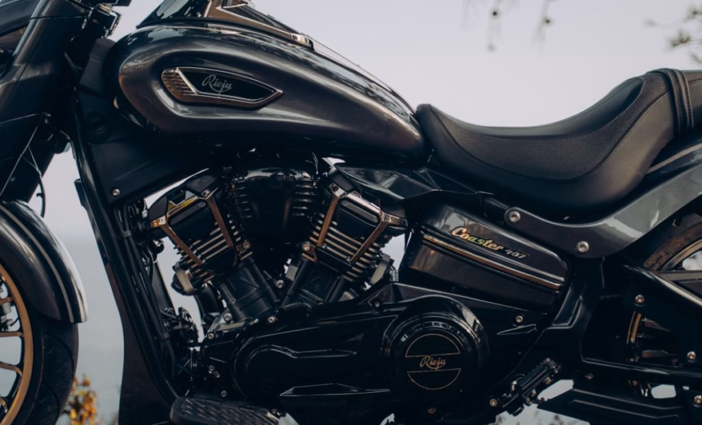 imagem motor V-Twin da rieju coaster 407