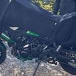 imagem-kawasaki-versys-900-flagra-motociclismoonline