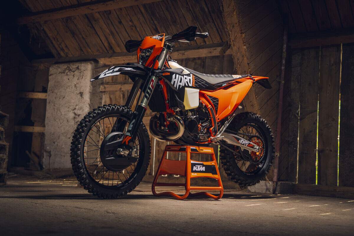 KTM 300 EXC Hardenduro 2027 fica preparada para aventuras mais extremas