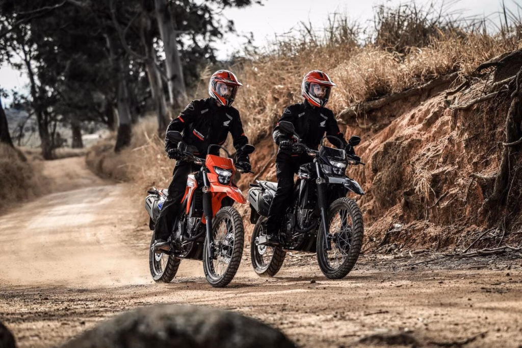 Honda XR300L Tornado 2027 na terra