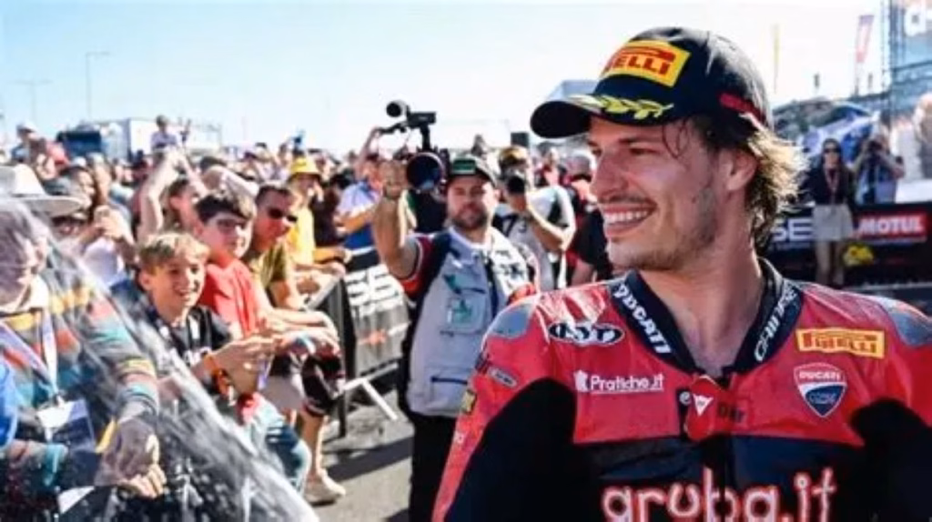 imagem de nicolò bulega 25 vitórias consecutivas no wsbk 2026
