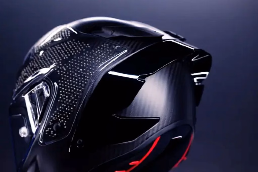 imagem traseira do capacete agv pista gp r3