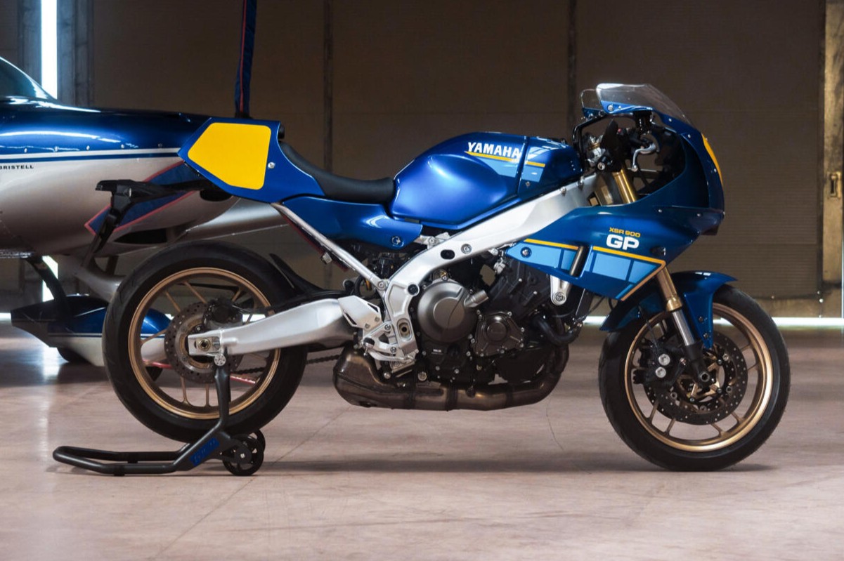 2027-Yamaha-XS850-S-EU-Legend_Blue-Static-001-03