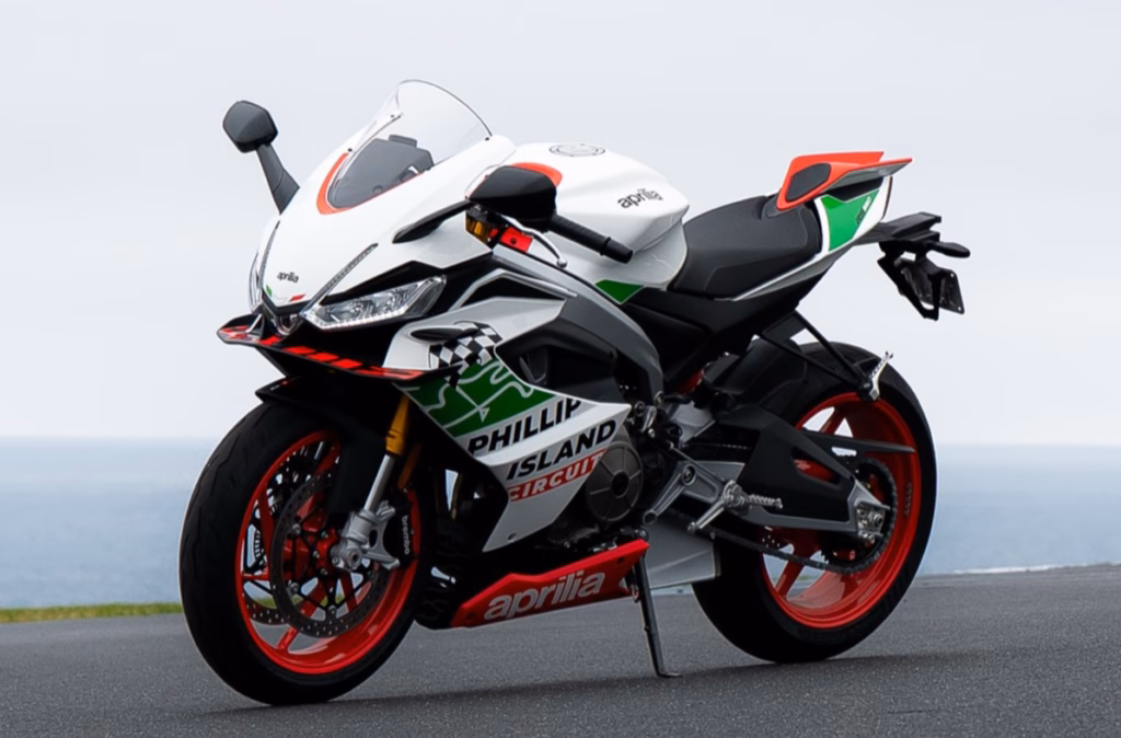 Visão lateral da Aprilia RS660 Phillip Island Tribute
