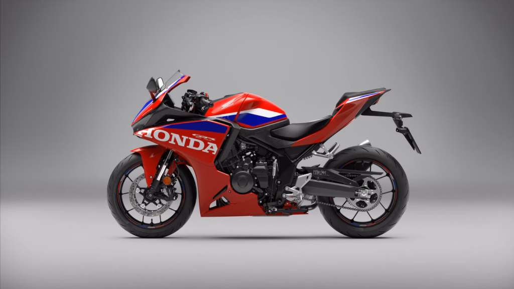 nova Honda CBR500R Four, que acaba de ser lançada na Europa