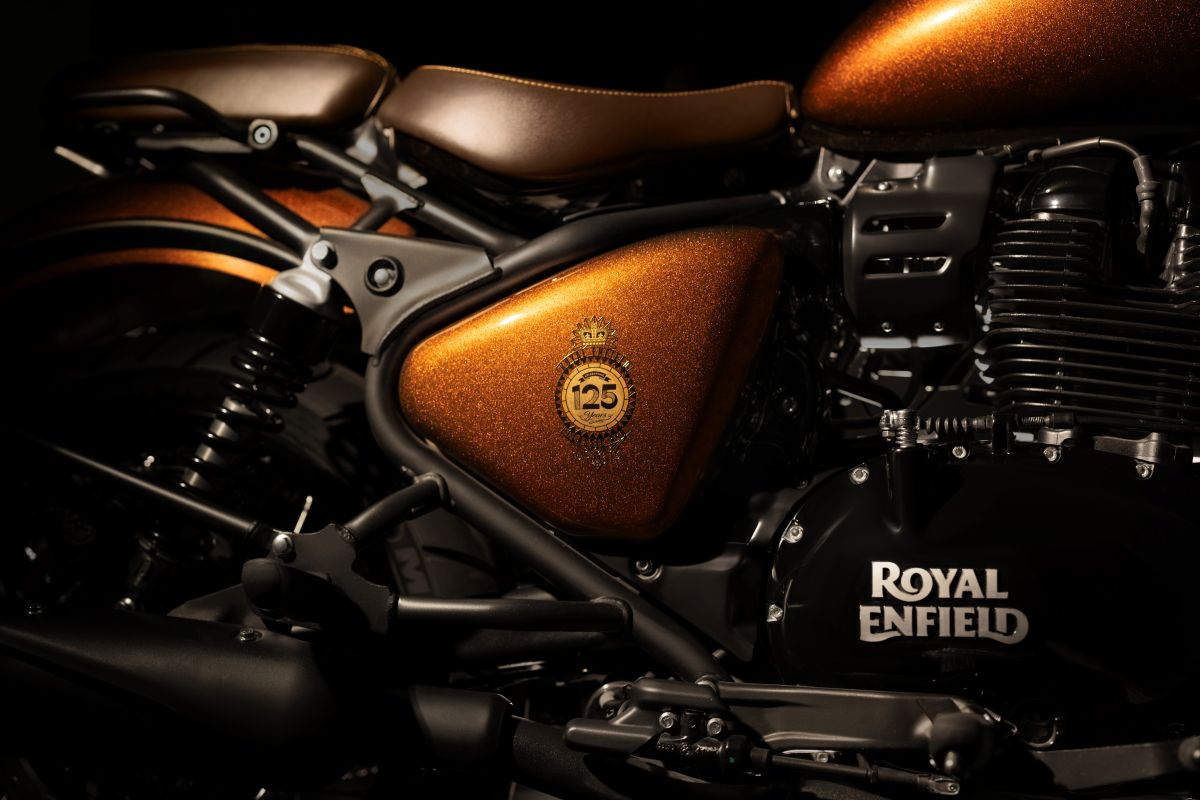Royal-Enfield-Classic-650-Hypershift-125th-Anniversary-Edition (3)