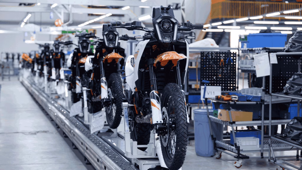 Linha de montagem da KTM 390 Adventure R