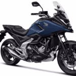 Dianteira da Honda NC750X 2027 na cor azul