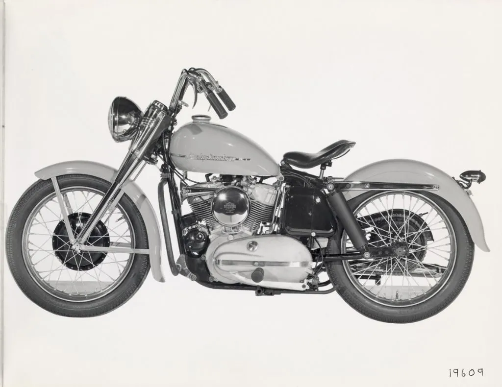 Harley-Davidson, Sportster, Evel Knievel, Forty-Eight, Iron 883, X Games, motos, custom, Brasil, Estados Unidos, Model K, XR 750, Ironhead, VR 1000, Evolution, Softail, Touring, CVO, vendas, condições especiais, preço, Motociclismo, Motociclismo Online, publieditorial, Revista Motociclismo