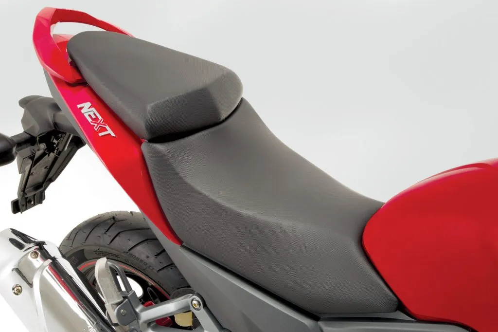 dafra, dafra next, dafra next 300, next 300, next 250, next, teste dafra next 300, teste next, moto, motociclismo, revista motociclismo, motociclismo online