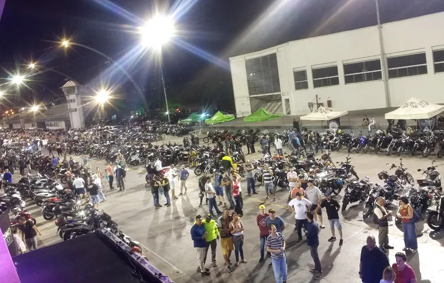 Espaço Motociclismo, Sambódromo do Anhembi, Anhembi, motos, carros, Pavilhão do Anhembi, motociclismo, moto clubes, Revista Motociclismo, Motociclismo Online, AutoShow Collection, terça-feira, evento, encontro de motociclistas, encontro de motos, 11 de dezembro, dezembro, food trucks, test ride, Royal Enfield, moto, música, banda, festa beneficente, Yamaha, brinquedo, doação, sorteio, segunda temporada
