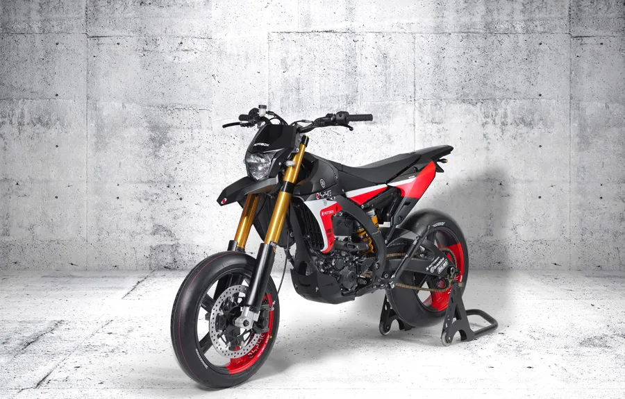 Rotobox, Splice, supermoto, supermotard, WR 450F, Yamaha, Brembo, Öhlins, YZF-R6, R6, fibra de carbono, R$ 130 mil, motociclismo, Revista Motociclismo, Motociclismo Online, moto, Bridgestone