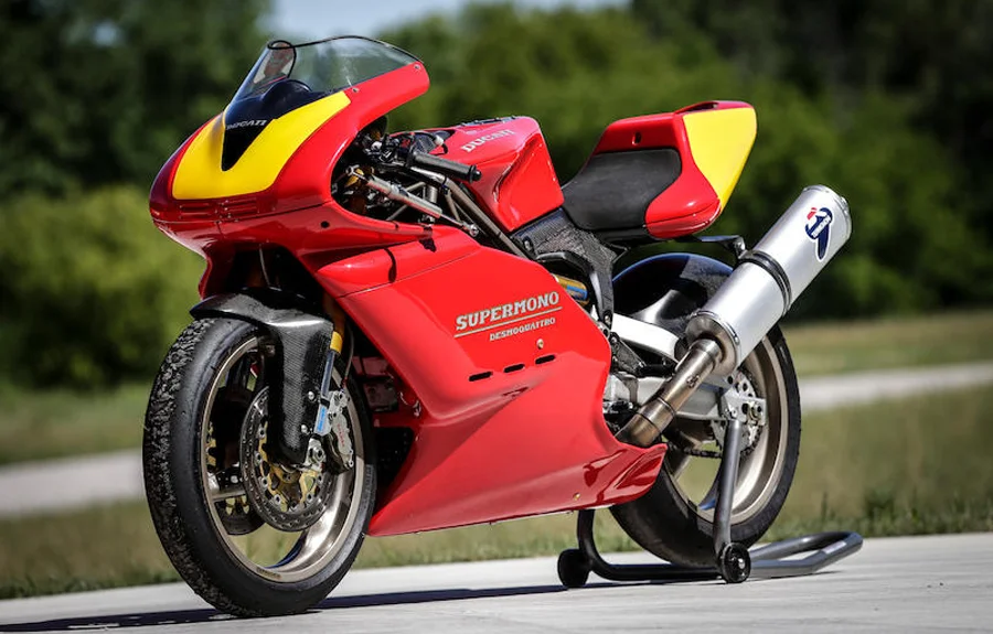 leilão, Bonhams, clássicas, moto, esportiva, Ducati, Desmosedici RR, superesportiva, Vincente Black Lightning, Hans Stärkle, leilão de clássicas, Las Vegas, Pierre Terblanche, Claudio Domenicali, motociclismo, Motociclismo Online, Revista Motociclismo