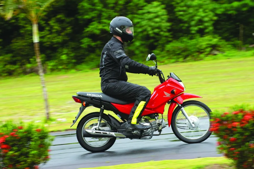 Com o novo sistema de freios, a Honda Pop 110i ganhou em segurança