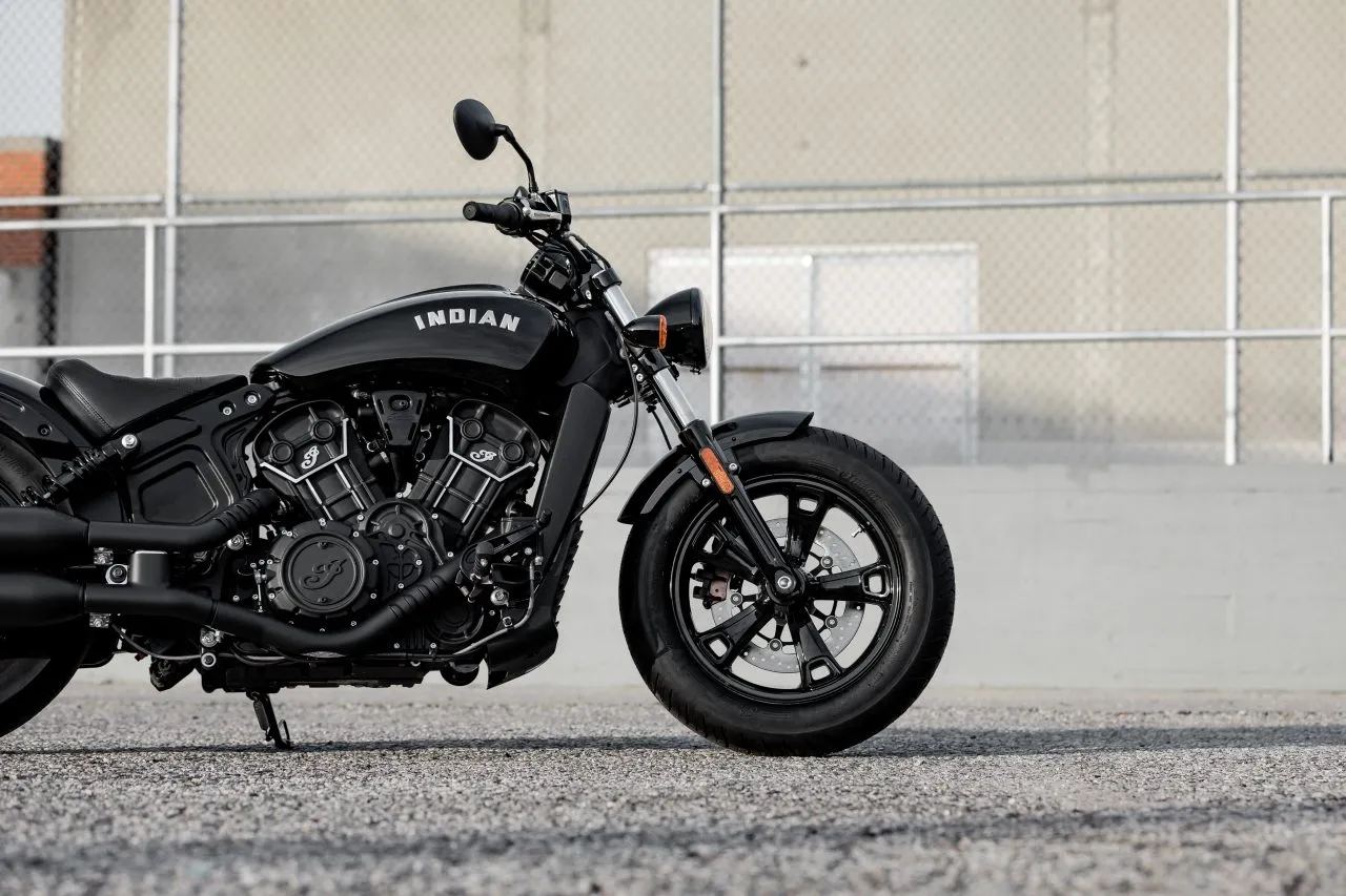 Indian Scout Bobber Sixer