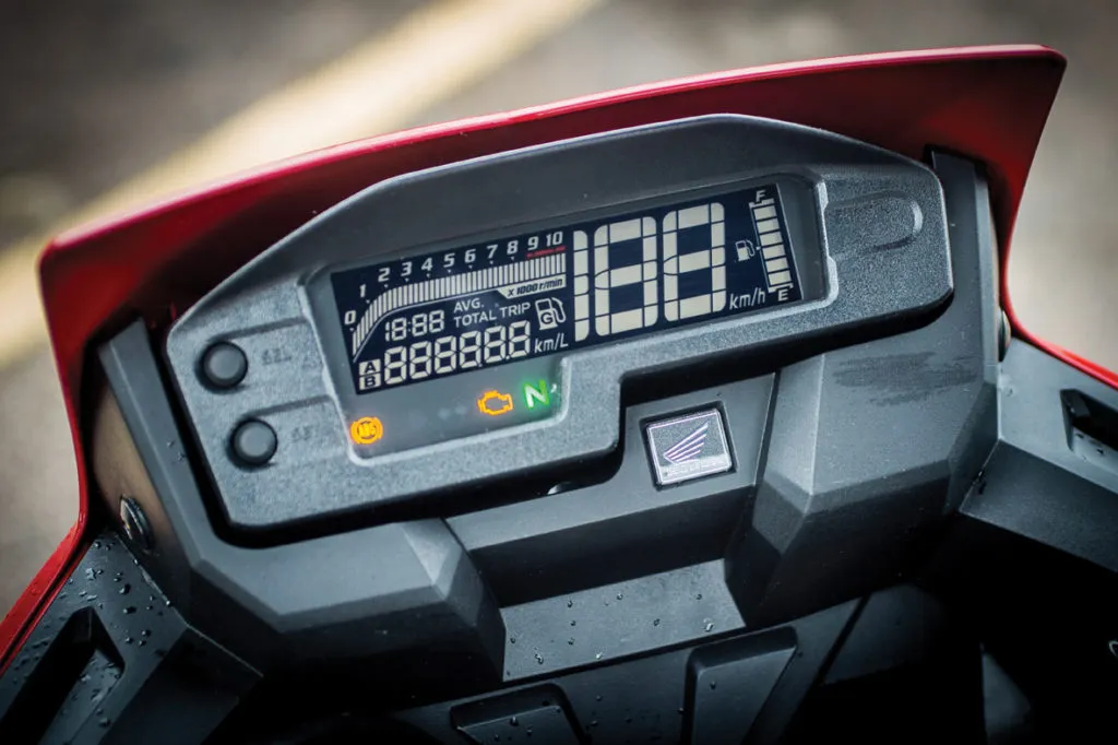 Honda XRE 300: Boa, bonita e extremamente competente