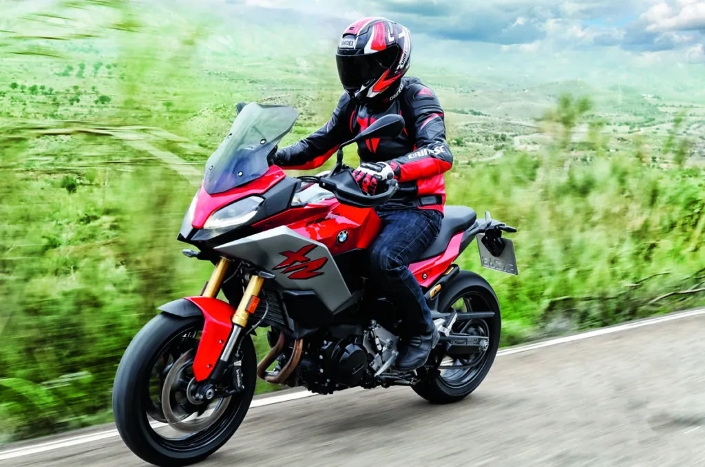 BMW F 900 R e F 900 XR: mesma base, duas versões