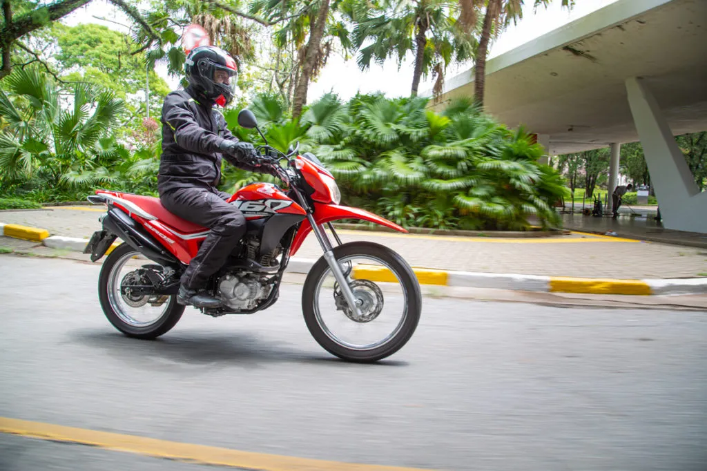 Honda Bros e Yamaha Crosser: semelhantes, mas diferentes