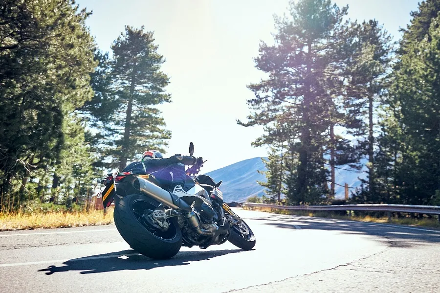 Pirelli Diablo Rosso lV