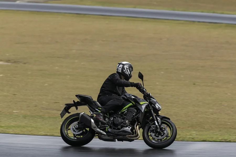 Pirelli Diablo Rosso lV