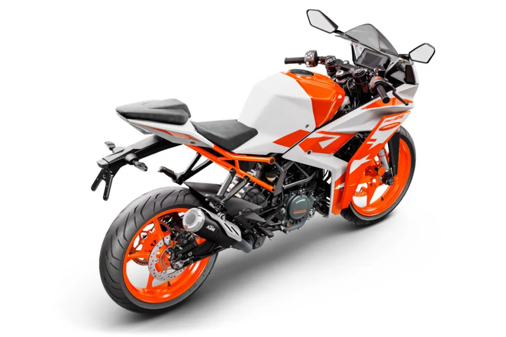 KTM revela pequenas esportivas RC 125 e RC 390