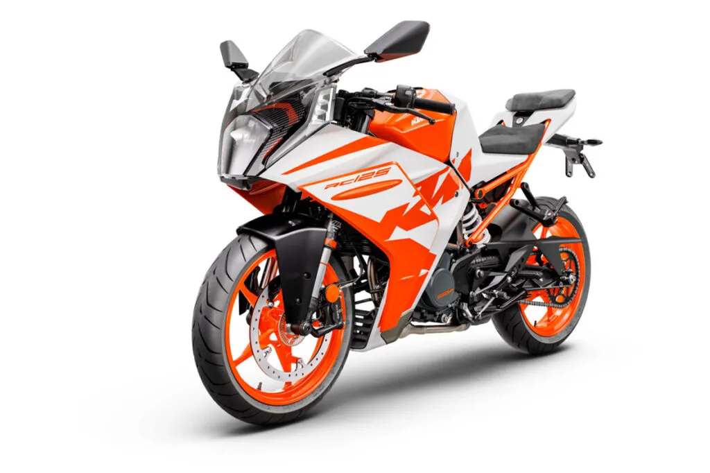 KTM revela pequenas esportivas RC 125 e RC 390