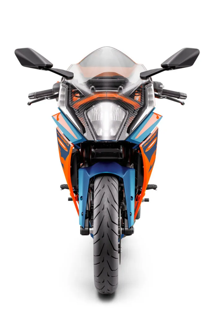 KTM revela pequenas esportivas RC 125 e RC 390