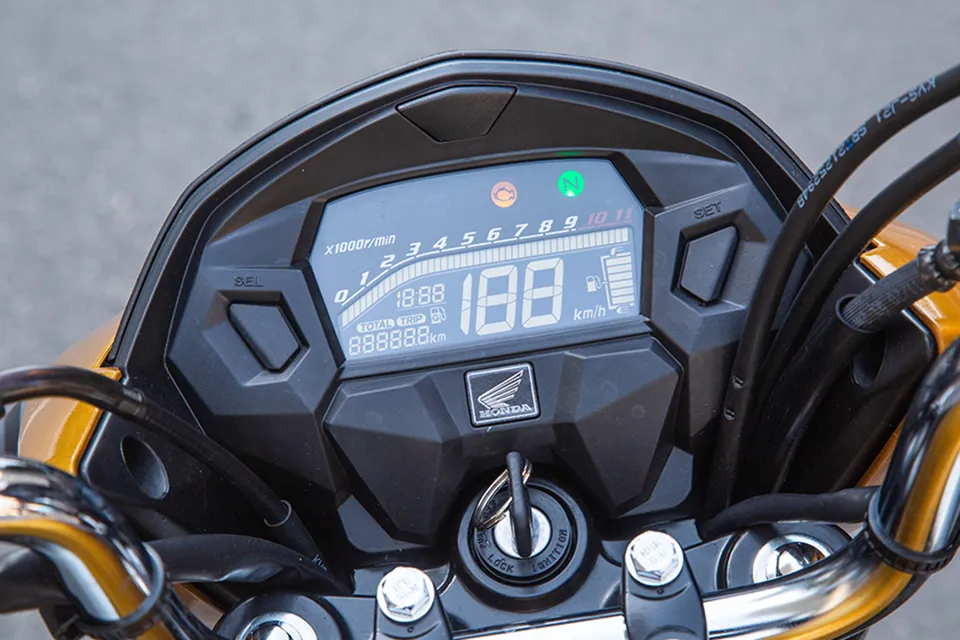 Honda CG 160 x Yamaha Fazer 150, as donas das ruas